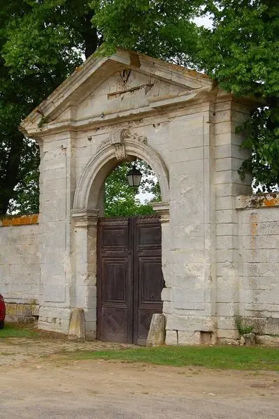 Foto di Vecchio castello - POP Plateforme Ouverte du Patrimoine / Base Mérimée - © Ministère de la Culture (France), Médiathèque du patrimoine et de la photographie, droits réservés