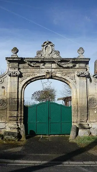 Foto di Vecchia porta - Vinckie - © Creative Commons (https://creativecommons.org/licenses/by-sa/4.0/deed.fr)