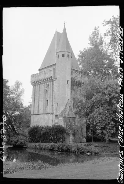 Foto di Vecchio castello - POP Plateforme Ouverte du Patrimoine / Base Mérimée - © Ministère de la Culture (France), Médiathèque du patrimoine et de la photographie, diffusion RMN-GP
