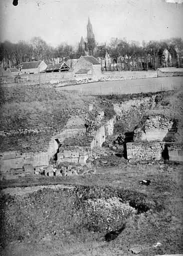 Foto di Arene - POP Plateforme Ouverte du Patrimoine / Base Mérimée - © Ministère de la Culture (France), Médiathèque du patrimoine et de la photographie, diffusion RMN-GP