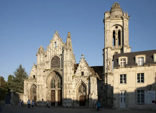 Foto von Saint-Pierre Kirche - PMRMaeyaert - © Creative Commons (https://creativecommons.org/licenses/by-sa/4.0/deed.fr)
