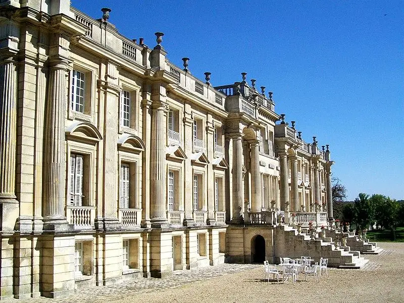 Foto von Vielseitiges Schloss - P.poschadel - © Creative Commons (https://creativecommons.org/licenses/by-sa/4.0/deed.fr)