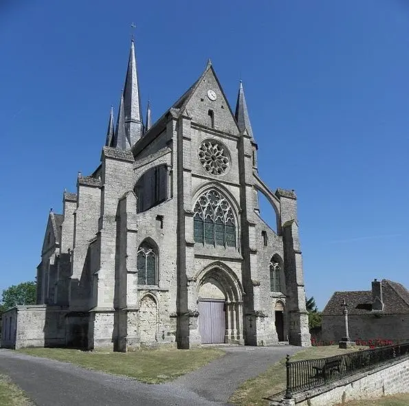 Foto von Saint-Julien und Saint-Jean-Baptiste-Kirche - GO69 - © Creative Commons (https://creativecommons.org/licenses/by-sa/4.0/deed.fr)