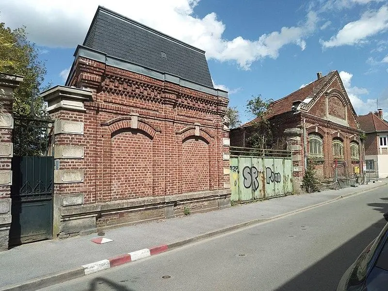 Foto von Sidoux Factory - Viromanduen - © Creative Commons (https://creativecommons.org/licenses/by-sa/4.0/deed.fr)