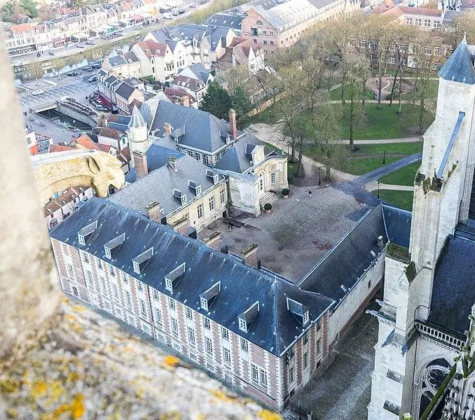 Foto von Ehemaliger Bistum - Raimond Spekking Descriptionphotographe, wikimédie - © Creative Commons (https://creativecommons.org/licenses/by-sa/4.0/deed.fr)