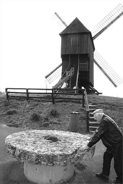 Picture of Windmill - Instandannées - © Creative Commons (https://creativecommons.org/licenses/by-sa/4.0/deed.fr)