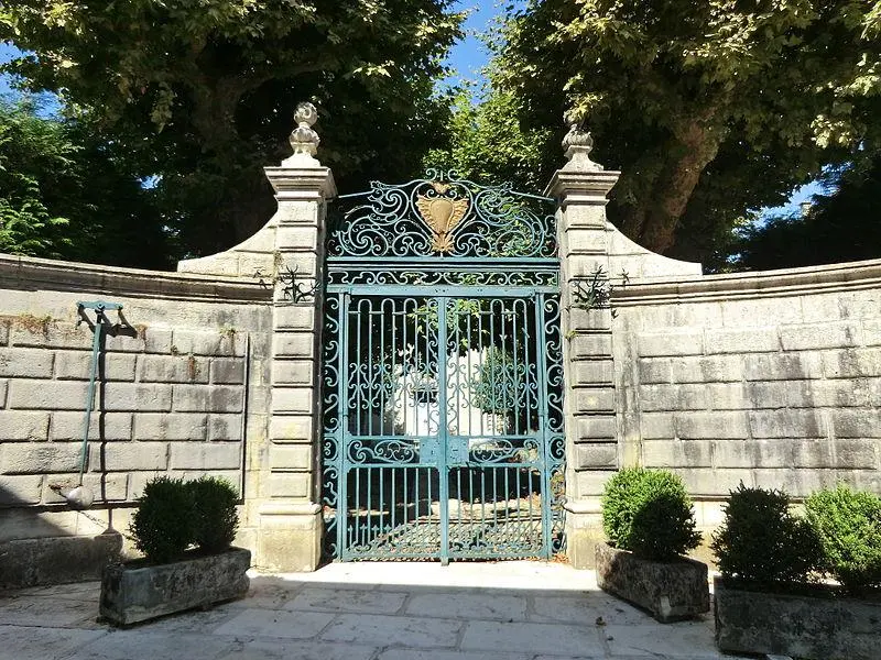 Foto von Bugey Provincial Hotel (alt) - Benoît Prieur (1975–) Autres noms Nom de naissance - © Creative Commons (https://creativecommons.org/licenses/by-sa/4.0/deed.fr)