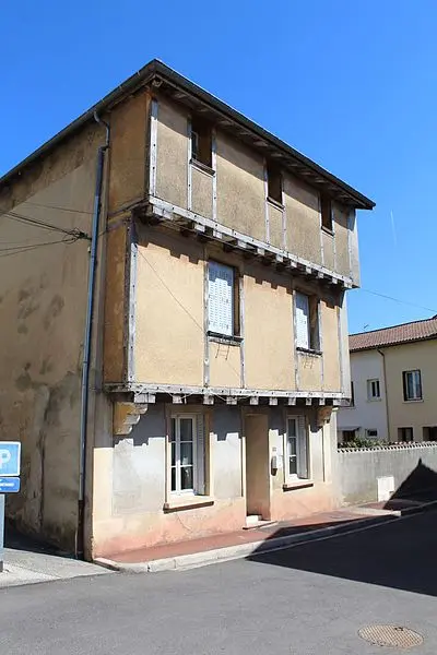 Foto di Casa - Chabe01 - © Creative Commons (https://creativecommons.org/licenses/by-sa/4.0/deed.fr)