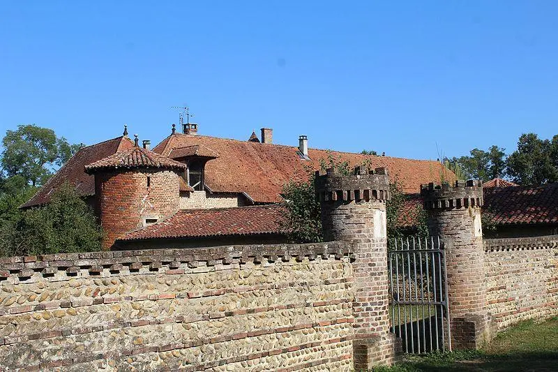 Foto di Castello - Chabe01 - © Creative Commons (https://creativecommons.org/licenses/by-sa/4.0/deed.fr)