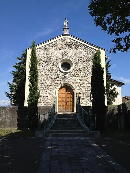Foto von Kirche - Benoît Prieur (1975–) Autres noms Nom de naissance - © Creative Commons (https://creativecommons.org/licenses/by-sa/4.0/deed.fr)