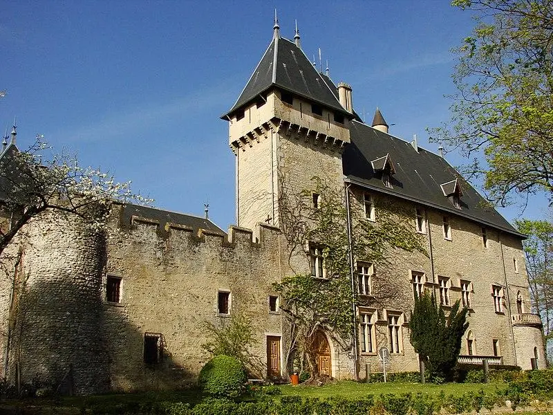 Foto von Schloss - Classiccardinal - © Creative Commons (https://creativecommons.org/licenses/by-sa/4.0/deed.fr)