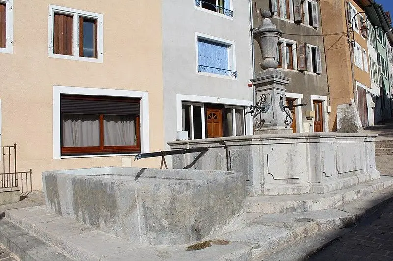 Foto di Fontana - Chabe01 - © Creative Commons (https://creativecommons.org/licenses/by-sa/4.0/deed.fr)