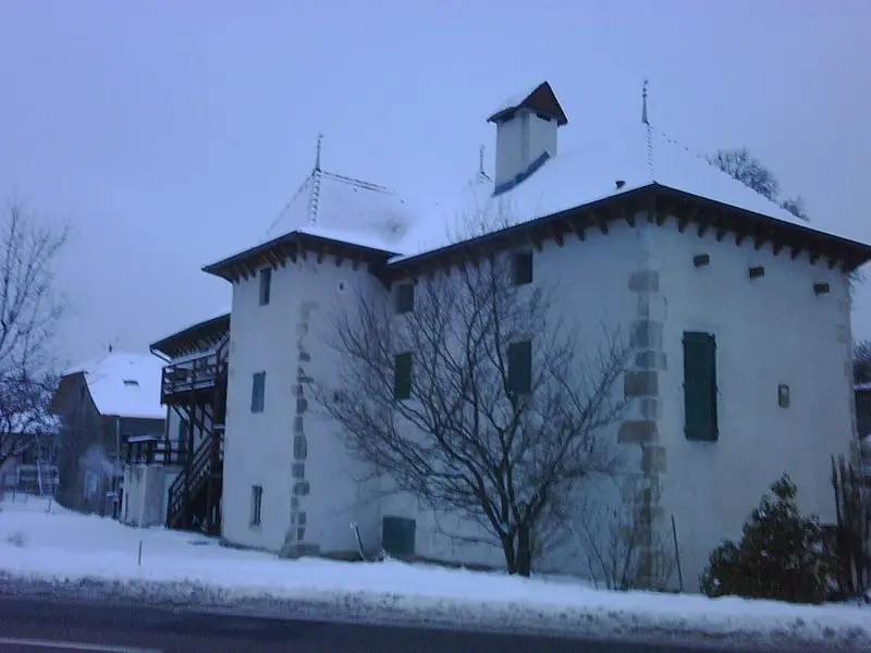 Foto von Schloss - Refola - © Creative Commons (https://creativecommons.org/licenses/by-sa/4.0/deed.fr)