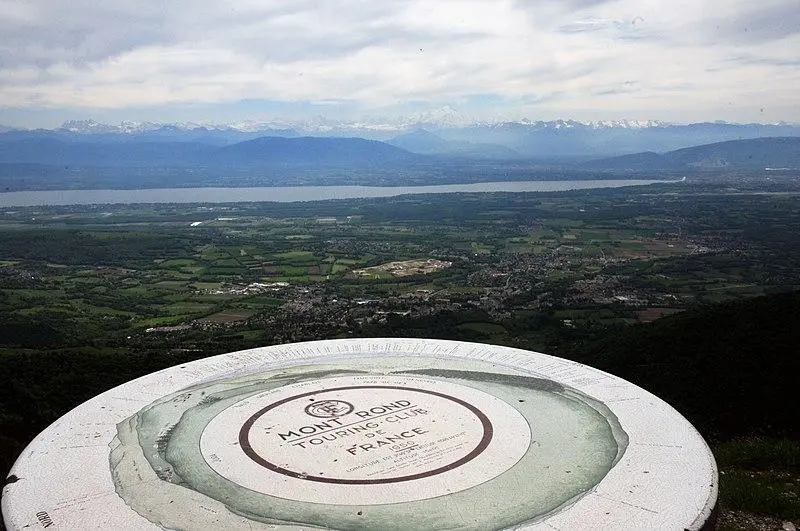 Foto de Área alrededor de la mesa de orientación de Montrond - Henk Monster - © Creative Commons (https://creativecommons.org/licenses/by-sa/4.0/deed.fr)