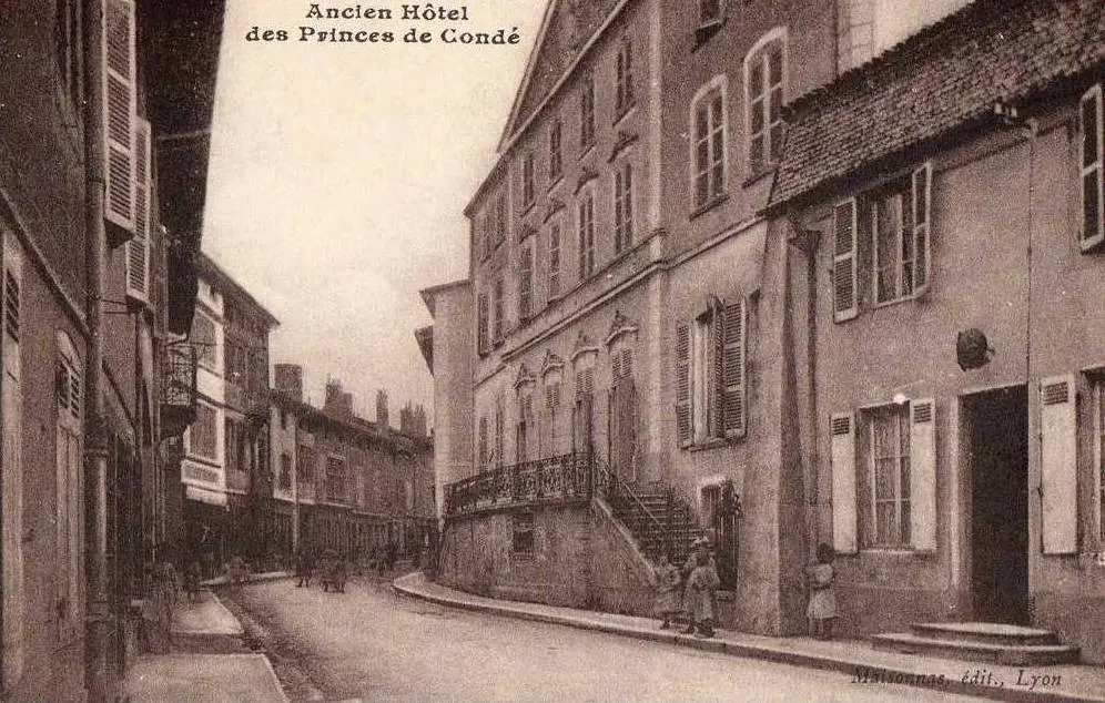 Foto di Casa - Sous licence Creative Commons (https://creativecommons.org/licenses/by-sa/4.0/deed.fr) - Par Benoît Prieur - © Creative Commons (https://creativecommons.org/licenses/by-sa/4.0/deed.fr)