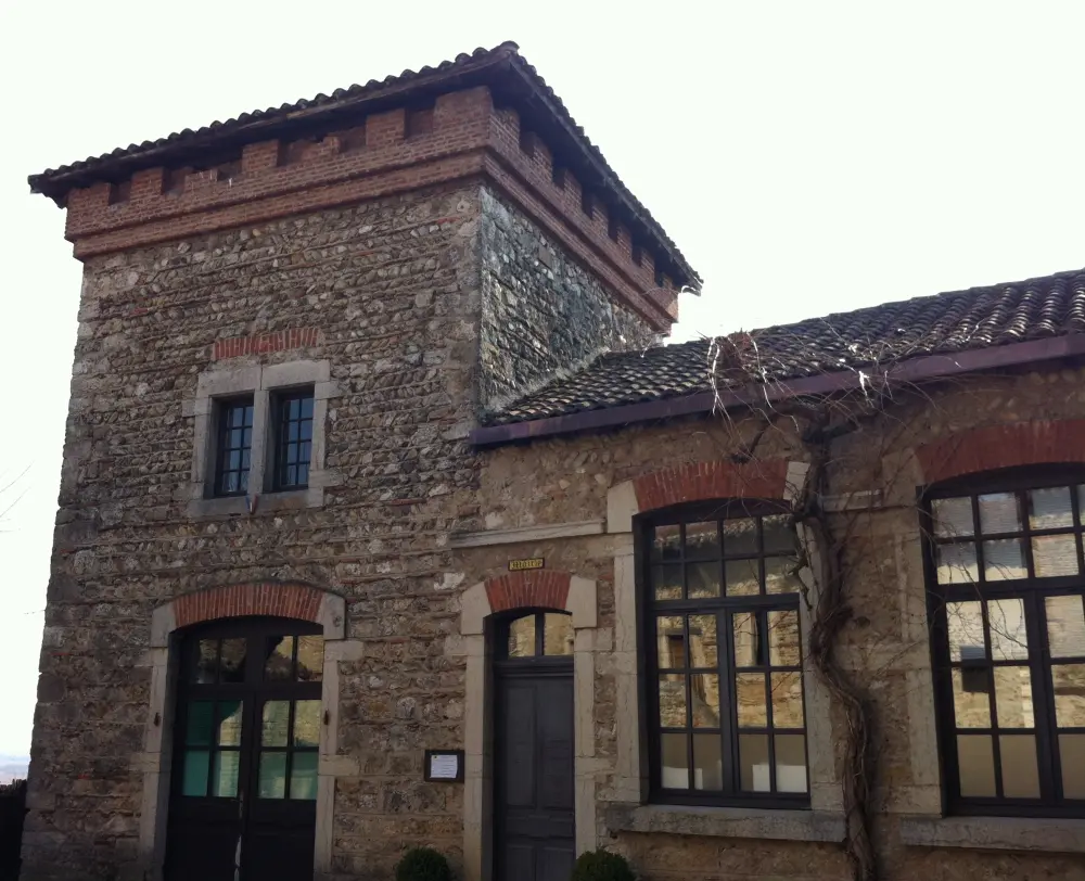 Foto de Escuela de chicas - Sous licence Creative Commons (https://creativecommons.org/licenses/by-sa/4.0/deed.fr) - Par Benoît Prieur - © Creative Commons (https://creativecommons.org/licenses/by-sa/4.0/deed.fr)