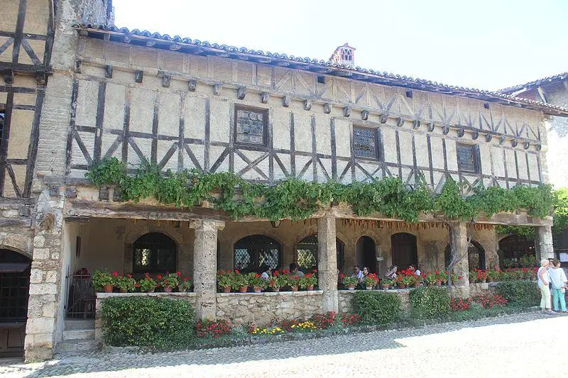 Foto von Gebäude namens Maison Jean Escoffier - Chabe01 - © Creative Commons (https://creativecommons.org/licenses/by-sa/4.0/deed.fr)