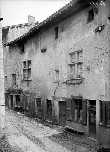 Foto de Casa y murallas más gerlier dependiendo de ella - POP Plateforme Ouverte du Patrimoine / Base Mérimée - © Ministère de la Culture (France), Médiathèque du patrimoine et de la photographie, diffusion RMN-GP