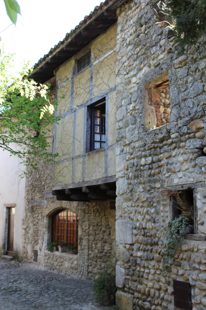 Foto von Grezin House - Sous licence Creative Commons (https://creativecommons.org/licenses/by-sa/4.0/deed.fr) - Par Chabe01 - © Creative Commons (https://creativecommons.org/licenses/by-sa/4.0/deed.fr)