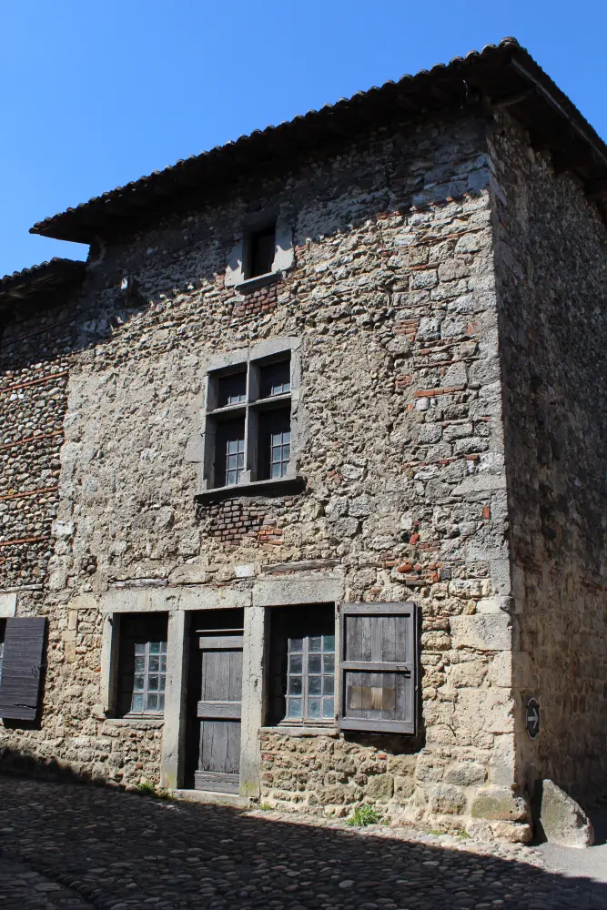 Foto von Janin House - Sous licence Creative Commons (https://creativecommons.org/licenses/by-sa/4.0/deed.fr) - Par Chabe01 - © Creative Commons (https://creativecommons.org/licenses/by-sa/4.0/deed.fr)