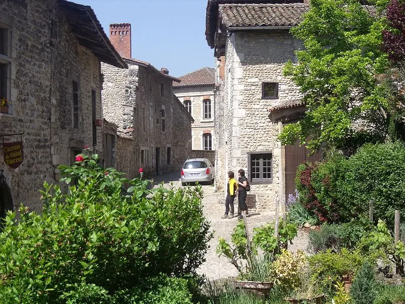 Foto de Casas de Jourdan - Peter Broster - © Creative Commons (https://creativecommons.org/licenses/by-sa/4.0/deed.fr)