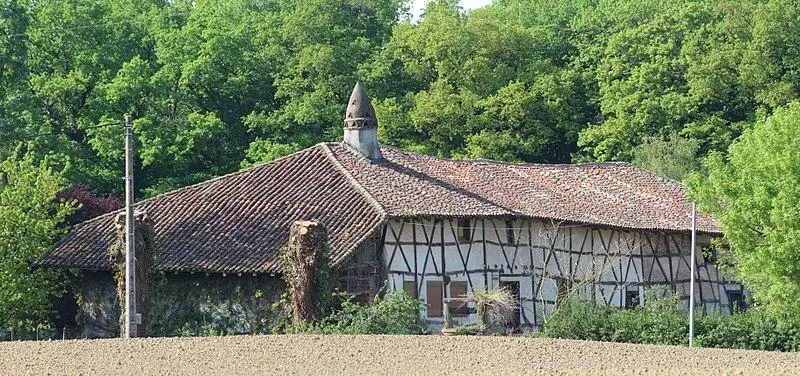 Foto de Granja - Chabe01 - © Creative Commons (https://creativecommons.org/licenses/by-sa/4.0/deed.fr)