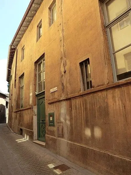 Foto von Englisches Haus (Set) - Benoît Prieur (1975–) Autres noms Nom de naissance - © Creative Commons (https://creativecommons.org/licenses/by-sa/4.0/deed.fr)