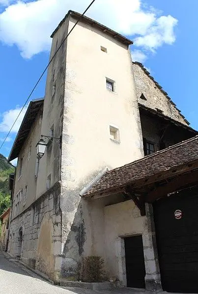 Foto di Casa più abusiva - Chabe01 - © Creative Commons (https://creativecommons.org/licenses/by-sa/4.0/deed.fr)