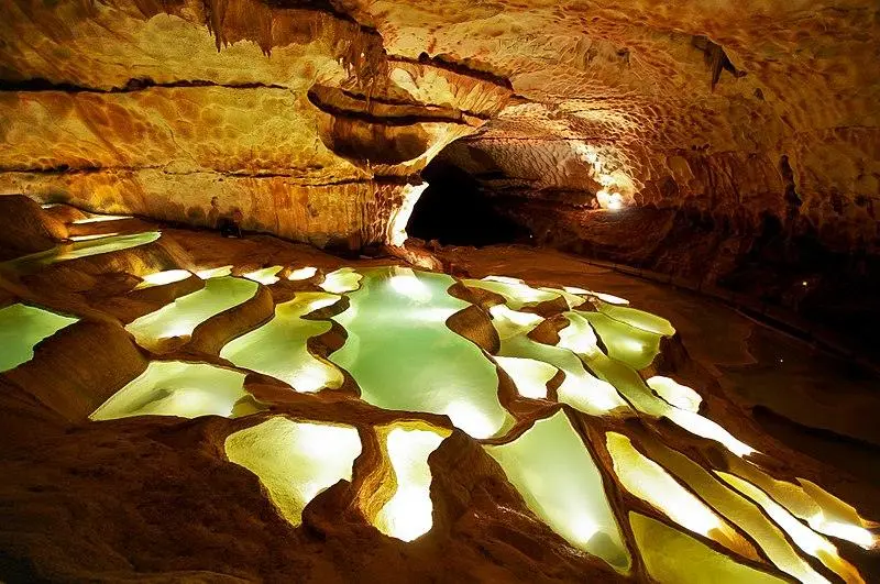 Foto di Cave di Saint-Marcel - Getfunky Paris - © Creative Commons (https://creativecommons.org/licenses/by-sa/4.0/deed.fr)