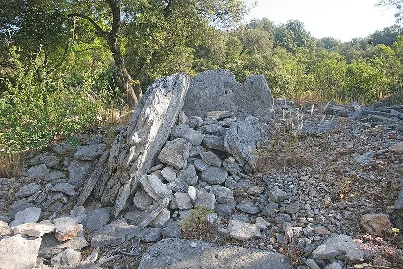 Foto von Dolmen - Petr1888 - © Creative Commons (https://creativecommons.org/licenses/by-sa/4.0/deed.fr)