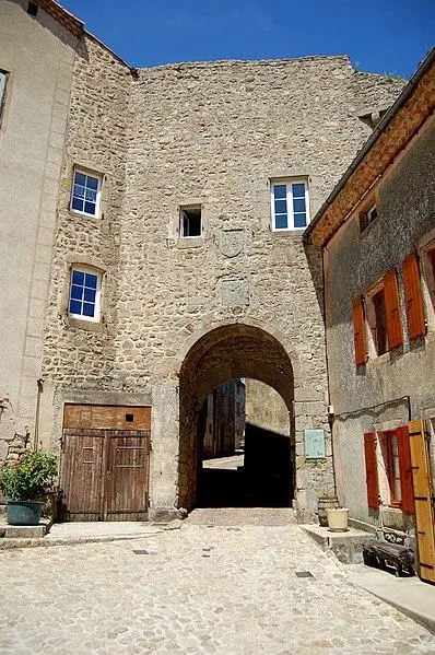 Foto von Porte de Ville (alt) - ValentinCh07 - © Creative Commons (https://creativecommons.org/licenses/by-sa/4.0/deed.fr)