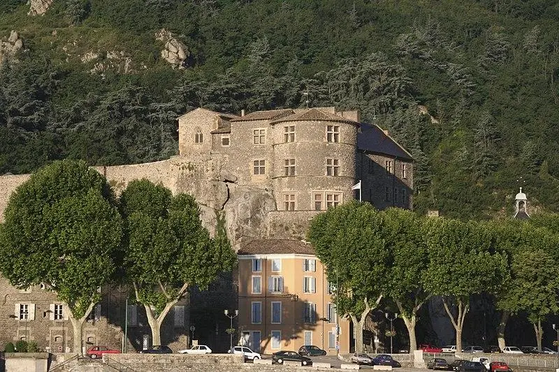 Foto von Schloss - Charcutaille - © Creative Commons (https://creativecommons.org/licenses/by-sa/4.0/deed.fr)