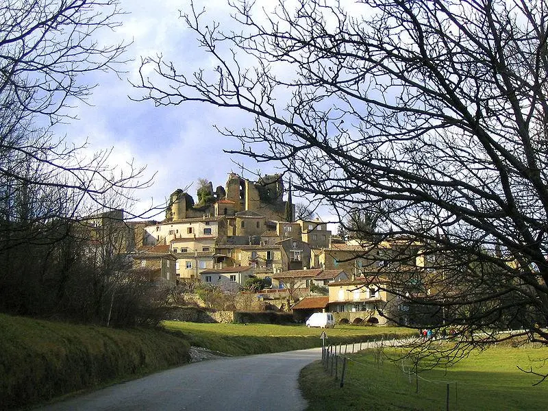 Foto von Schloss (Rest) - User:Nepomuk - © Creative Commons (https://creativecommons.org/licenses/by-sa/4.0/deed.fr)