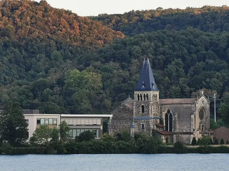 Foto von Notre-Dame-de-l'isle Church - SashiRolls - © Creative Commons (https://creativecommons.org/licenses/by-sa/4.0/deed.fr)
