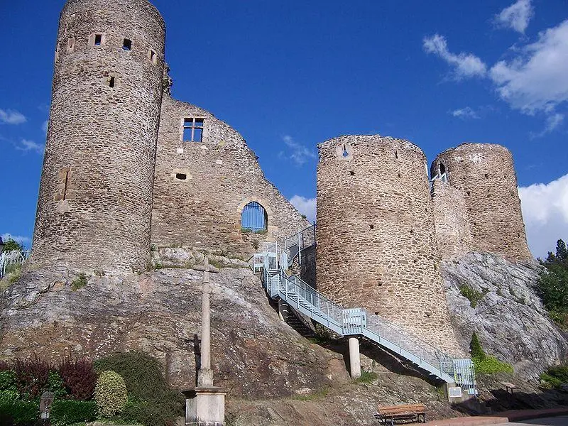 Foto von Château de Rochetaillée (Überreste) - wikijoe - © Creative Commons (https://creativecommons.org/licenses/by-sa/4.0/deed.fr)