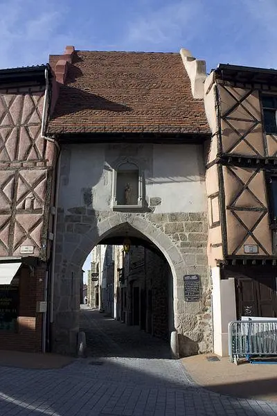Foto von Sogenannte Franchise-Tür in Saint-Rambert - D Villafruela - © Creative Commons (https://creativecommons.org/licenses/by-sa/4.0/deed.fr)