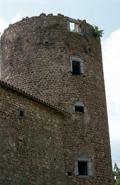 Foto von Féodal Castle (alt) - POP Plateforme Ouverte du Patrimoine / Base Mérimée - © Monuments historiques