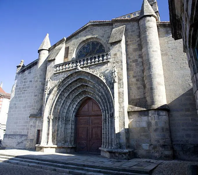 Foto von Kirche - Dvillafruela - © Creative Commons (https://creativecommons.org/licenses/by-sa/4.0/deed.fr)