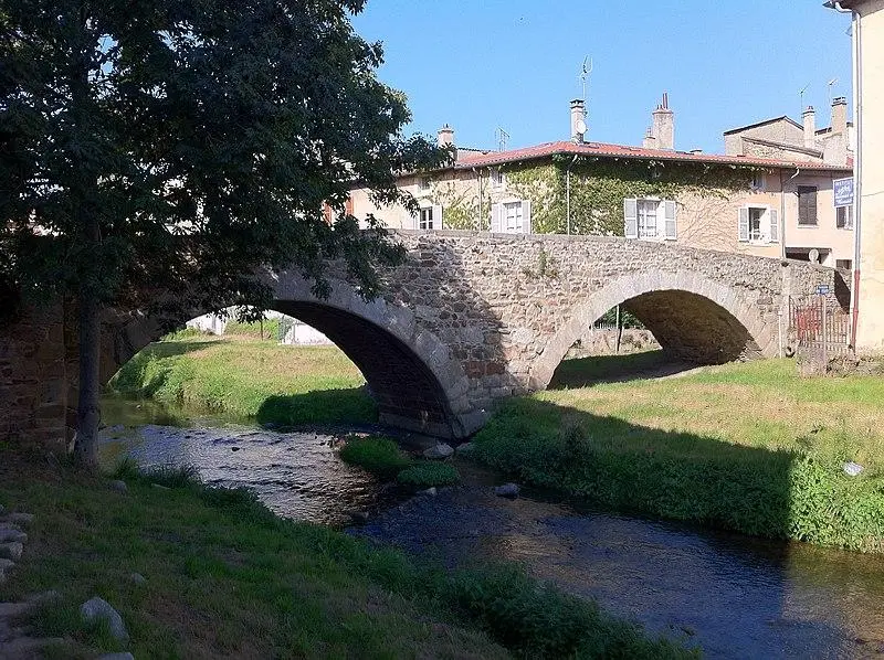 Foto de Puente (viejo) - Brubru - © Creative Commons (https://creativecommons.org/licenses/by-sa/4.0/deed.fr)