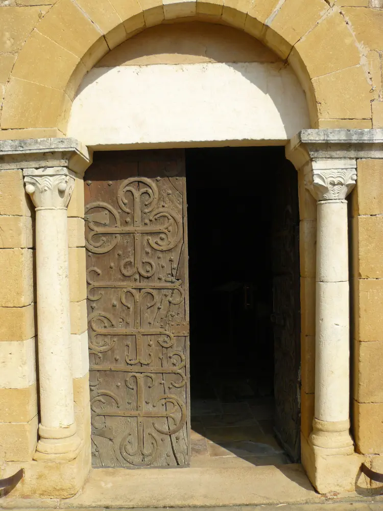 Foto von Kirche - Sous licence Creative Commons (https://creativecommons.org/licenses/by-sa/4.0/deed.fr) - Par Ansesolo - © Creative Commons (https://creativecommons.org/licenses/by-sa/4.0/deed.fr)