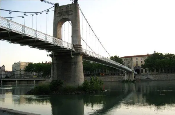Foto von Ehemaliges Trinity College, derzeit Ampère High School - Remi.cervoni - © Creative Commons (https://creativecommons.org/licenses/by-sa/4.0/deed.fr)