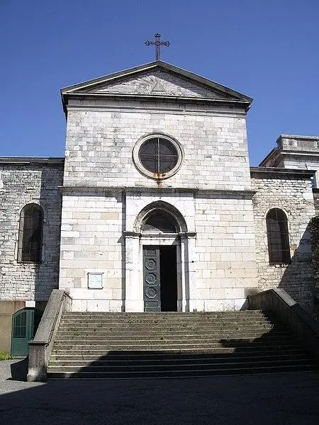 Foto de Iglesia Saint-Irénée y Calvario - Bluebear2 - © Creative Commons (https://creativecommons.org/licenses/by-sa/4.0/deed.fr)