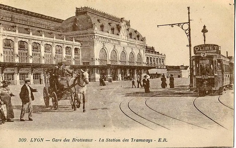 Foto von Brottaux Station - Scanné par Claude_villetaneuse - © Creative Commons (https://creativecommons.org/licenses/by-sa/4.0/deed.fr)