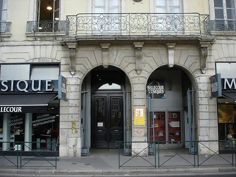 Foto di Edificio - Nouill - © Creative Commons (https://creativecommons.org/licenses/by-sa/4.0/deed.fr)