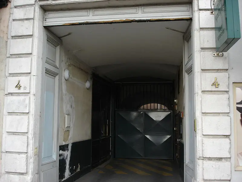 Foto di Edificio - Nouill - © Creative Commons (https://creativecommons.org/licenses/by-sa/4.0/deed.fr)