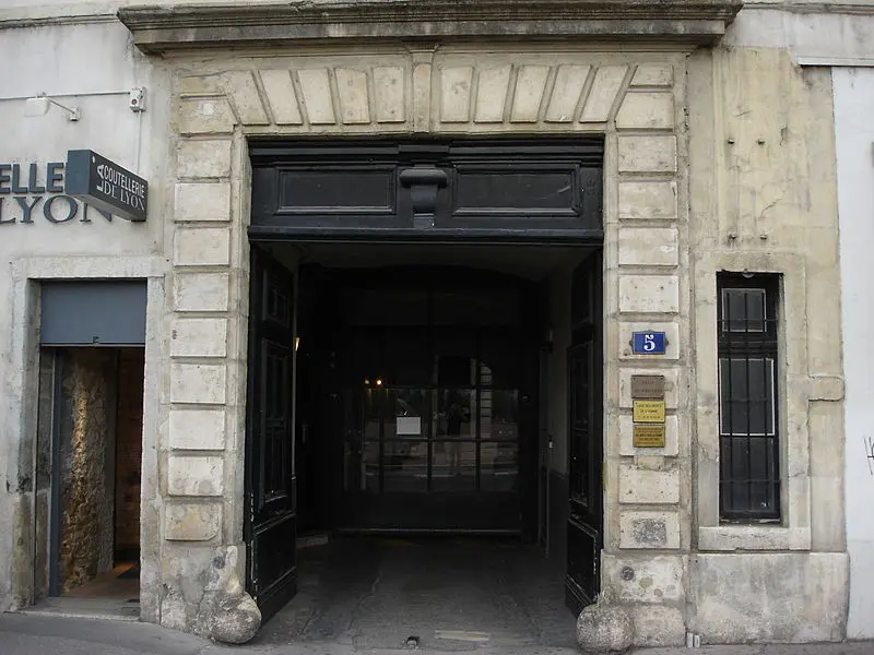Foto di Edificio - Nouill - © Creative Commons (https://creativecommons.org/licenses/by-sa/4.0/deed.fr)