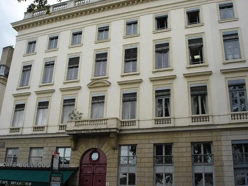 Foto di Edificio - Nouill - © Creative Commons (https://creativecommons.org/licenses/by-sa/4.0/deed.fr)