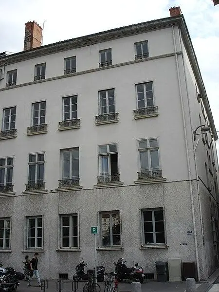Foto de Edificio - Nouill - © Creative Commons (https://creativecommons.org/licenses/by-sa/4.0/deed.fr)