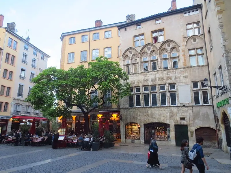 Foto de Edificio dit casa tomassin - Arnaud 25 - © Creative Commons (https://creativecommons.org/licenses/by-sa/4.0/deed.fr)