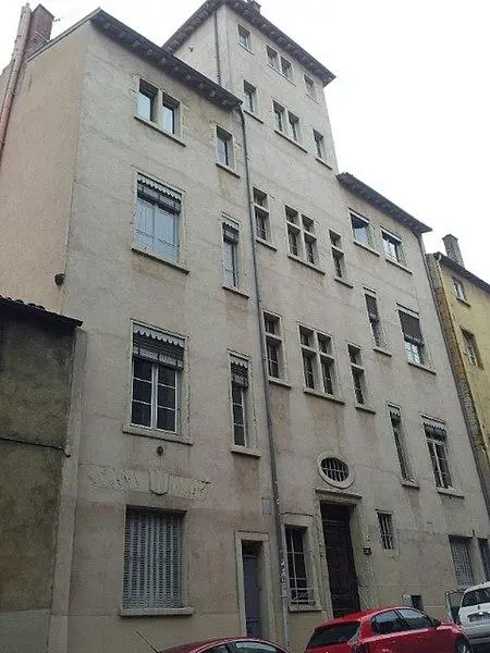 Foto von Gondi House - gloumouth1 - © Creative Commons (https://creativecommons.org/licenses/by-sa/4.0/deed.fr)